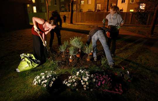 Transforming wasteland in south London – by night. Alessia Pierdomenico / Reuters