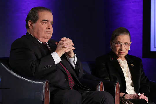 Friendships like that of former Supreme Court Justices Antonin Scalia and Ruth Bader Ginsburg are becoming less common. (why friendships are falling apart over politics)