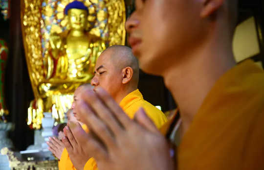 What Is Pure Land Buddhism? A Look At How East Asian Buddhists Chant and Strive For Buddhahood